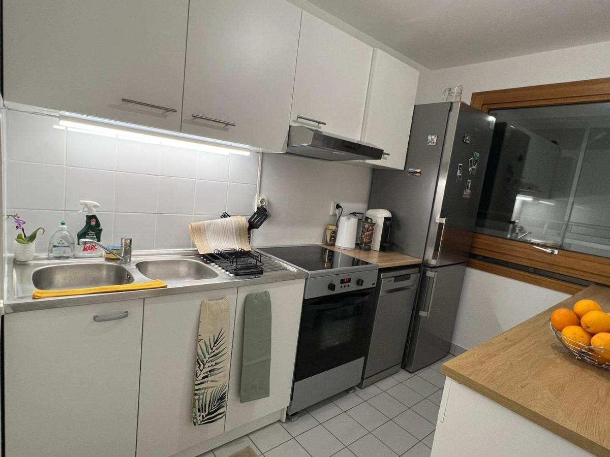Entire Apartment With Terrace Parigi Esterno foto