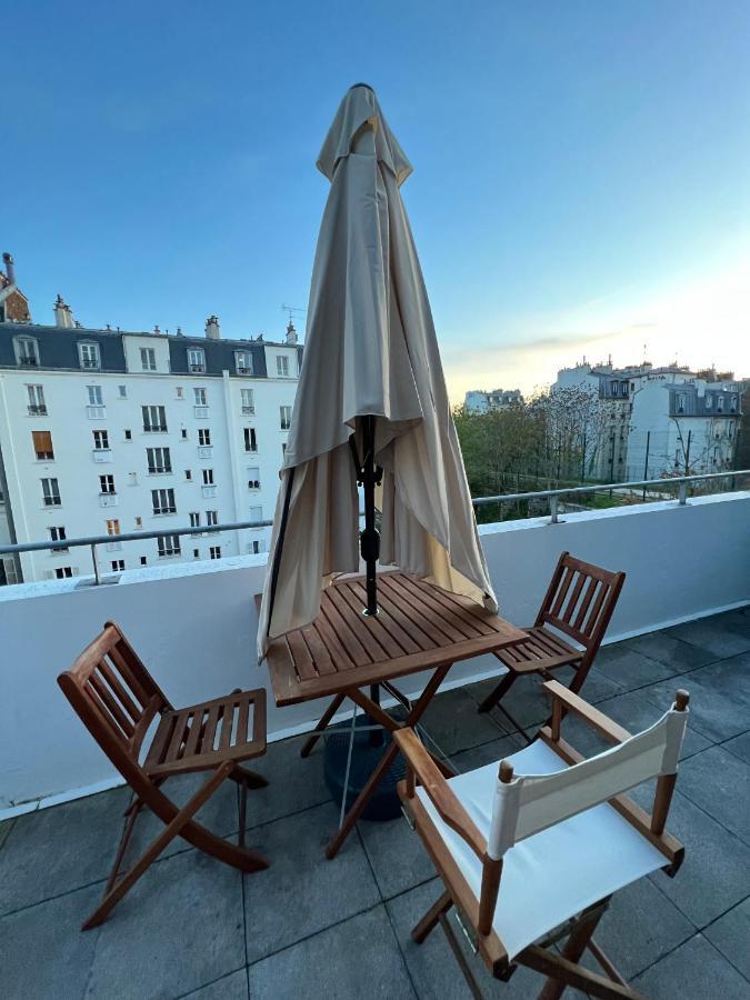 Entire Apartment With Terrace Parigi Esterno foto